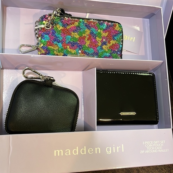 Madden Girl 3 piece gift set, new in box! - Picture 7 of 8